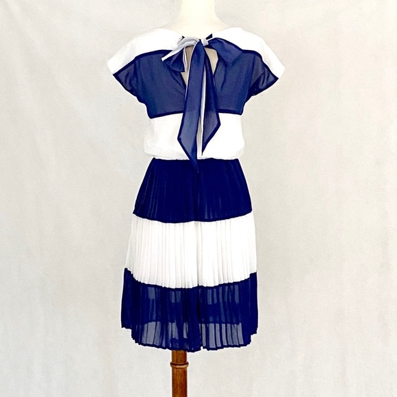 Tommy Girl Wide Striped Chiffon Pleated Dress - Picture 6 of 13